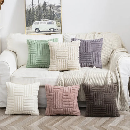 CloudSoft™ Faux Fur Pillow Cover – 18 × 18 in