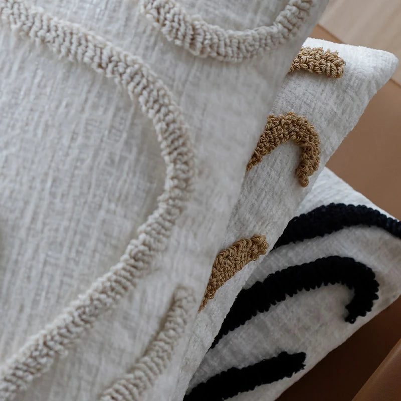 ContourWeave™ Geometric Chenille Pillow Cover – 18 × 18 in
